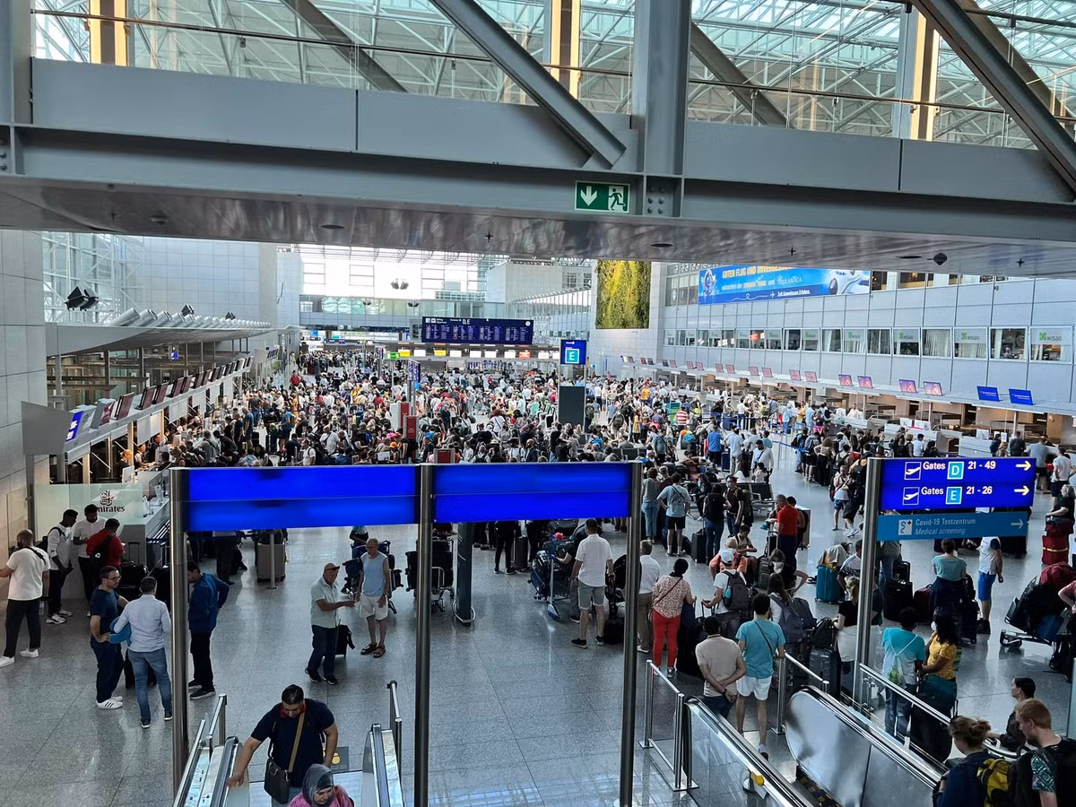 Khach Viet gap tre chuyen, lac hanh ly o cac san bay chau Au-Hinh-3