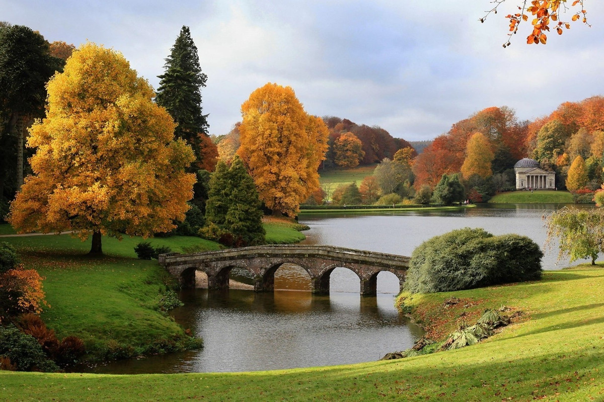 Vương quốc Anh là quốc gia có tên dài nhất thế giới: Tên gọi chính thức của Vương quốc Anh là Vương quốc Liên hiệp Anh và Bắc Ireland (United Kingdom of Great Britain and Northern Ireland). Tên gọi quốc gia này được công nhận dài nhất thế giới, Ảnh: CNN.