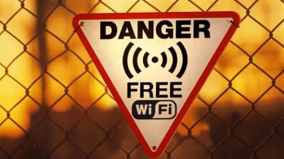 Wi-Fi cong cong tiem an nhieu rui ro, ap dung 7 meo bao mat nay