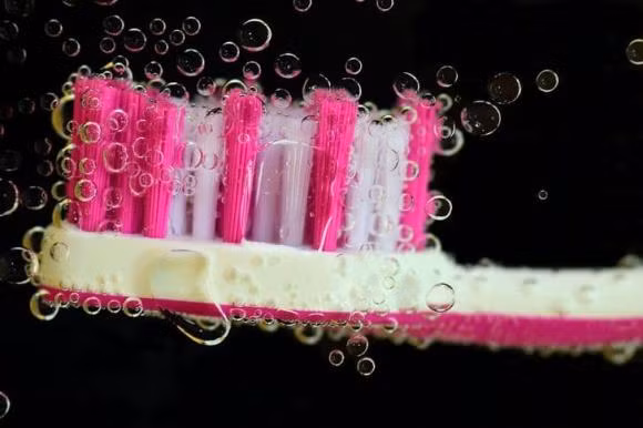 Tai sao luoi cua ban chuyen sang mau trang?-Hinh-7