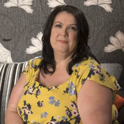 Nguoi dan ba goa dau don sap bay tinh