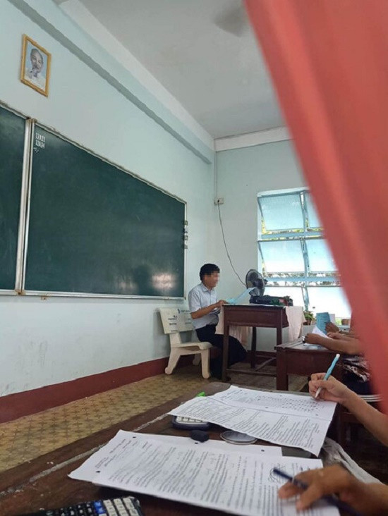 Thay giao say sua giang bai nhung bi soi “thu dac biet kho ngo”-Hinh-2