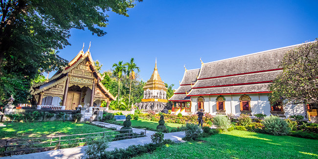  Chiang Mai, Thái Lan: Thành phố này từng là thủ đô của 2 vương quốc cổ đại khác nhau, Vương quốc Lanna và Vương quốc Chiang Mai. Thành phố cổ của Chiang Mai tồn tại trong thành phố Chiang Mai hiện đại. Được bao quanh bởi những bức tường và hào cổ, thành phố cổ có nhiều ngôi đền cổ được bảo tồn tốt vẫn còn được tồn tại cho đến ngày nay.