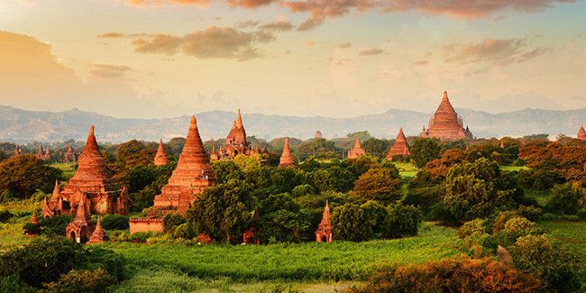  Bagan, Myamar: Vương quốc Pagan là vương quốc đầu tiên thống nhất khu vực để trở thành Myanmar ngày nay. Trong suốt 200 năm, Bagan là thủ đô và trong thời gian này hơn 10.000 ngôi chùa Phật giáo đã được xây dựng bên trong cũng như xung quanh thành phố. Khu Khảo cổ Bagan rộng 26 dặm vuông nằm trên bờ Irrawaddy mang một phong cảnh đẹp đáng kinh ngạc.