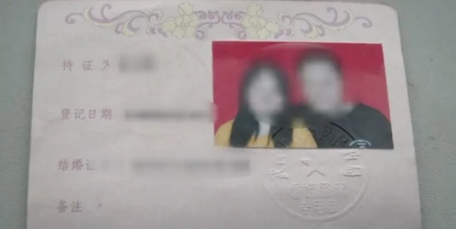 Vo co diem bat thuong, nguoi dan ong “chet lang” khi biet tuoi-Hinh-2