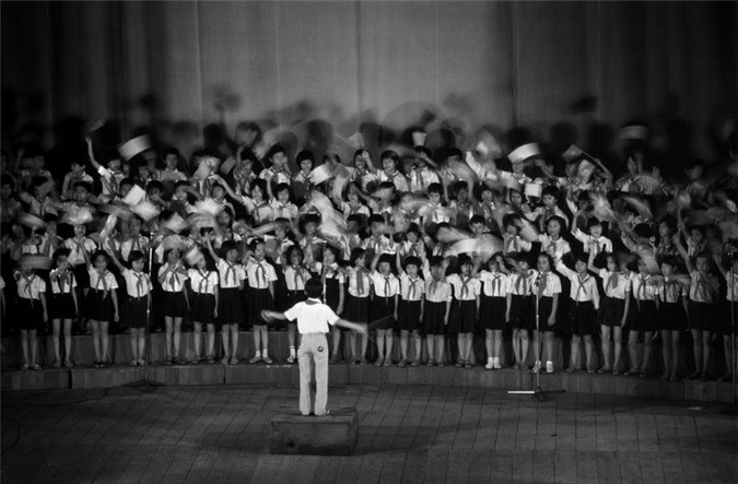 Dàn đồng ca của các đội viên Thiến niên Tiền phong.