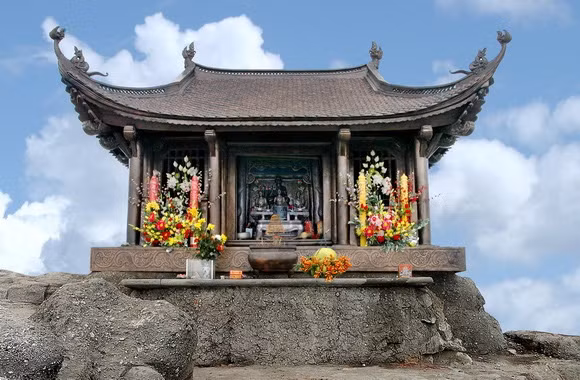 Vi vua nuoc Viet nao di choi bi cuop ca kiem lan an tin?-Hinh-5