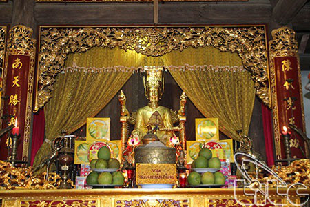 Vi vua nuoc Viet nao di choi bi cuop ca kiem lan an tin?-Hinh-2