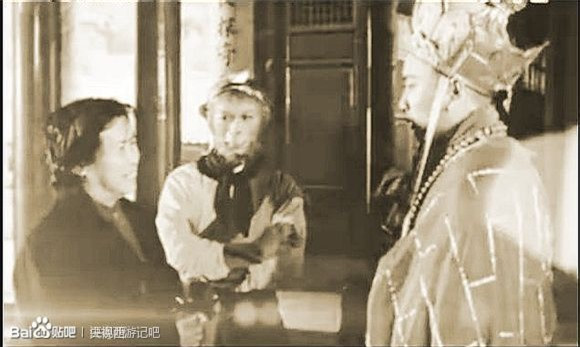 Đạo diễn chỉ đạo Lục Tiểu Linh Đồng và Uông Việt diễn xuất.