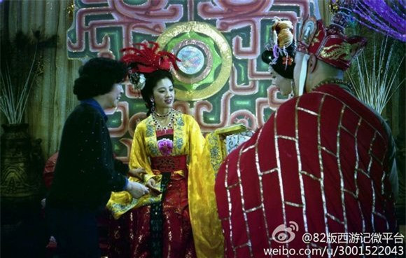 Đạo diễn chỉ đạo Từ Thiếu Hoa (Đường Tăng) và Chu Lâm (Tây Lương nữ quốc vương) diễn xuất.