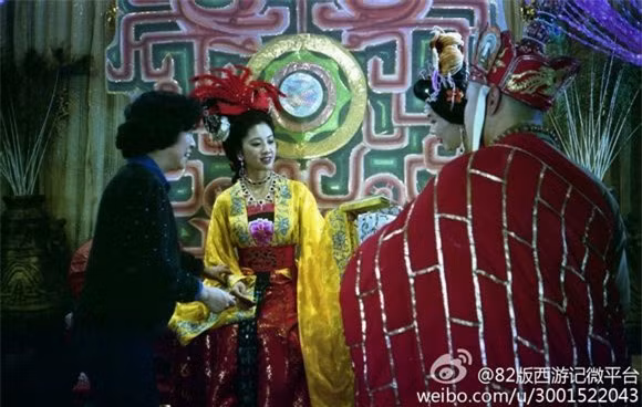 Đạo diễn chỉ đạo Từ Thiếu Hoa (Đường Tăng) và Chu Lâm (Tây Lương nữ quốc vương) diễn xuất.