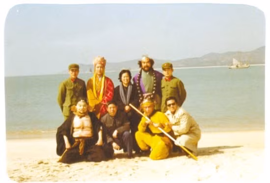 Đảo Đông Sơn, đạo diễn, quay phim và các diễn viên chính.