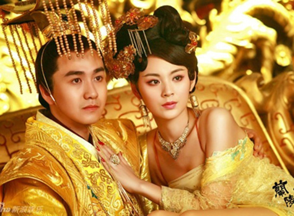 Khi Hán An Đế còn nhỏ tuổi, Đặng thái hậu lâm triều nhiếp chính và điều hành như thế cho đến khi qua đời vào năm 121. Sau khi chấp chính, Hán An Đế chỉ lo hưởng thụ, không để tâm chính sự, quyền hành đều rơi vào tay các hoạn quan. Vì thế, Diêm hoàng hậu dần đưa thế lực ngoại thích họ Diêm vào trong nắm quyền hành, gây ra đại họa sau này. (Ảnh minh họa Hán An Đế). 