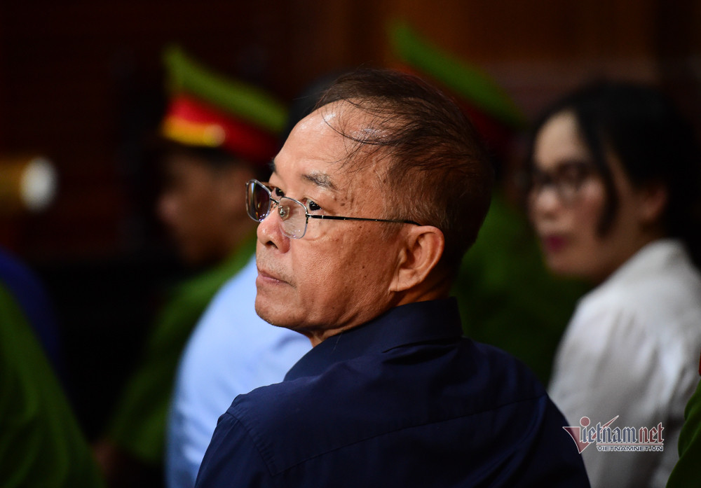 HĐXX cho rằng, hành vi của ông Tài, Thuý và các bị cáo đã gây thiệt hại 1.927 tỷ đồng như cáo trạng truy tố. Tuy nhiên, do vụ án đã được kịp thời phát hiện, ngăn chặn, khu đất được thu hồi trả lại cho Nhà nước nên chỉ còn thiệt hại hơn 4,7 tỷ đồng