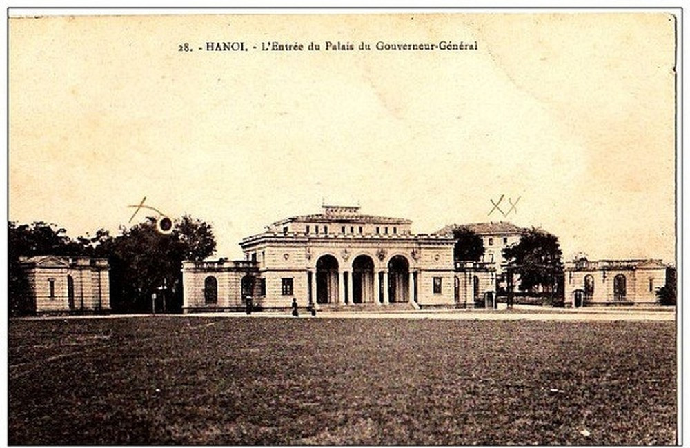 Việc đổi tên này là để tôn vinh vùng Ba Đình ở huyện Nga Sơn, Thanh Hoá, nơi đã nổ ra cuộc khởi nghĩa chống Pháp kéo dài từ tháng 9/1886 đến tháng 1/1887.