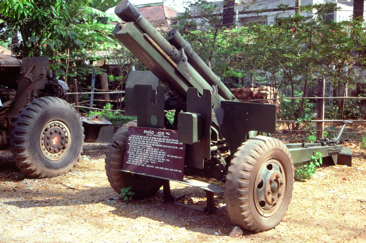 Pháo 105mm của Mỹ trưng bày tại Bảo tàng. Để lưu lại những chứng tích anh hùng của nhân dân Việt Nam trong cuộc đấu tranh chống các thế lực xâm lược, ngày 04/9/1975, Nhà Trưng bày tội ác Mỹ - Ngụy được mở cửa phục vụ công chúng.
