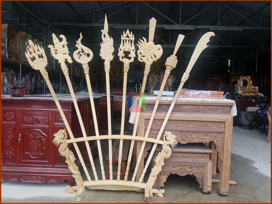 Đao còn gọi được gọi là long đao, là loại binh khí dùng để chém, phần đầu có bản rộng, sắc, cong về một phía, mũi nhọn.