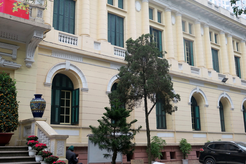 Tòa nhà chính của Viện Radium Đông Dương thời xưa ở Cơ sở 1 của Bệnh viện K hiện tại. Ảnh: Colonialarchitectureproject.org.