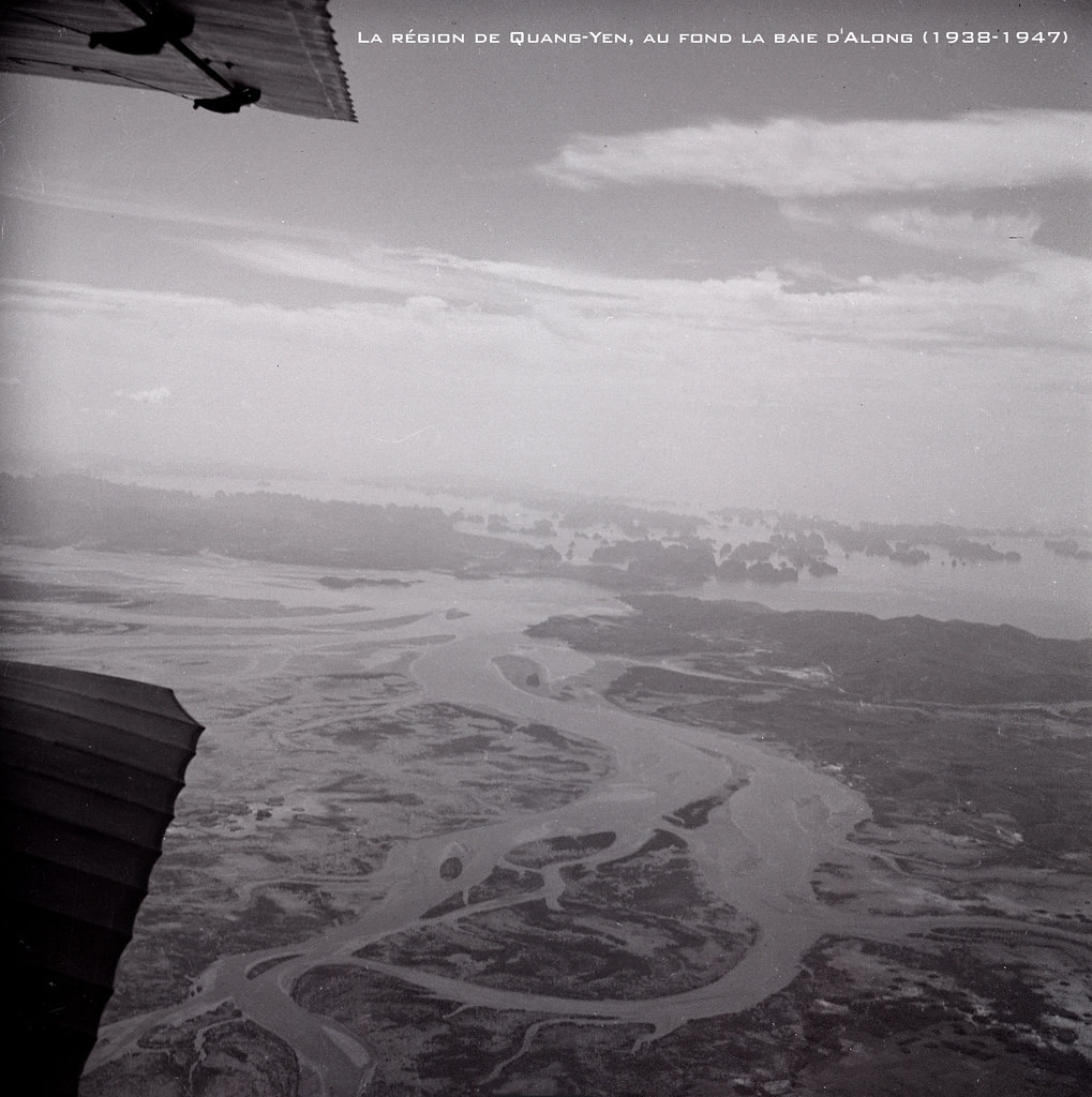 Vùng Quảng Yên nhìn từ máy bay, phía xa là vịnh Hạ Long, khoảng năm 1938-1947.