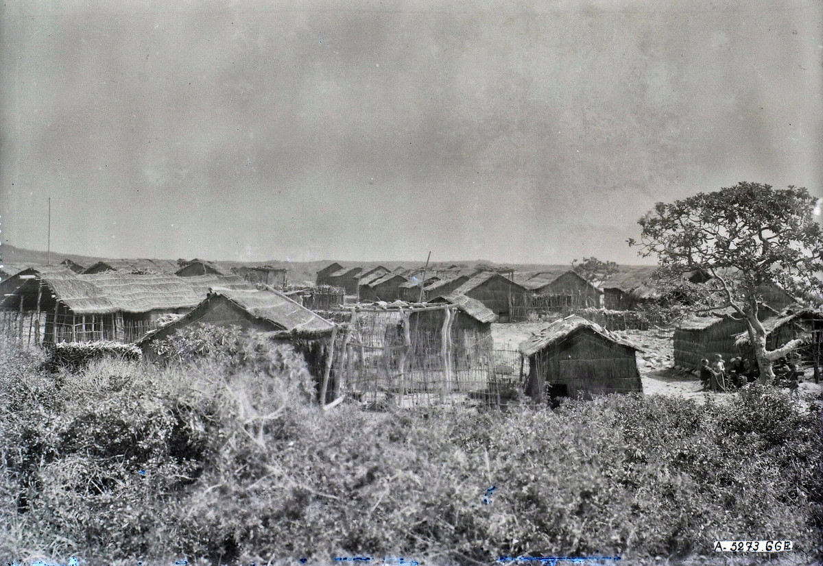 Làng chài ở Quảng Yên.