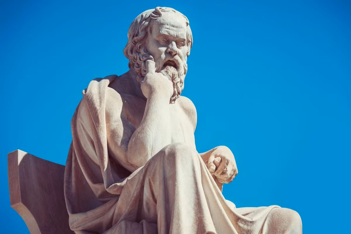 “ Giáo dục là làm cho con người tìm thấy chính mình” - Socrates (? - 399 TCN), triết gia Hy Lạp cổ đại.