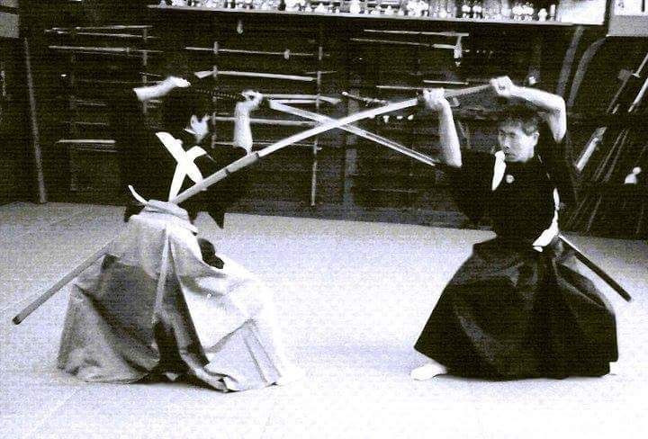 Vào thời chính quyền Mạc phủ Tokugawa (1600–1868), một đạo luật mới quy định chiều dài của kiếm được ban bố. Kể từ đó, những thanh kiếm dài như odachi không còn được các samurai sử dụng và trở nên ngày càng khan hiếm theo thời gian...