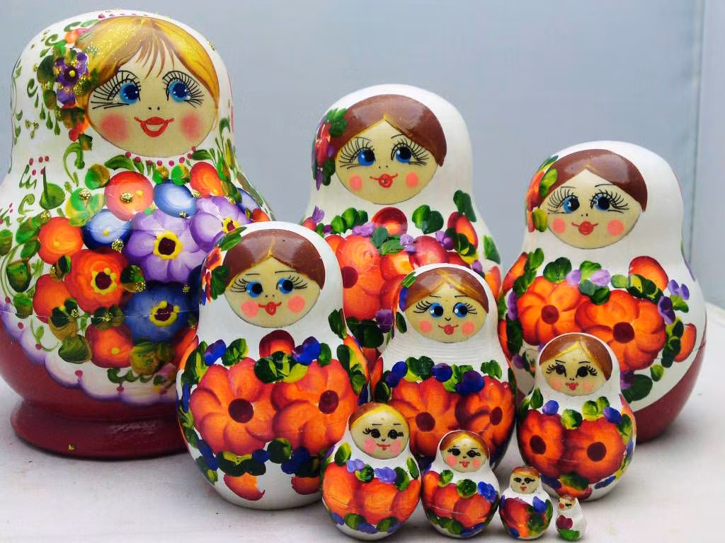 Sức hút của búp bê Matryoska còn vươn tầm ra thế giới, khi vào năm 2001, một công ty của Mỹ mua bản quyền sản xuất búp bê Matryoska và trở thành công ty đầu tiên trên thế giới nắm bản quyền sản xuất loại búp bê này.