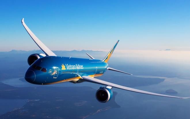 May bay Vietnam Airlines bi vo den dan duong vi va vao chim