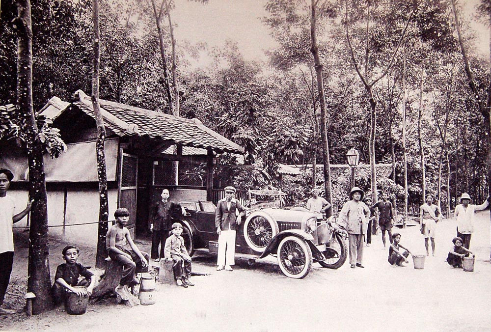 Cùng sự bùng nồ của xe hơi, mạng lưới đường bộ ở Đông Dương đã mở rộng gấp 3 lần trong vòng 15 năm.