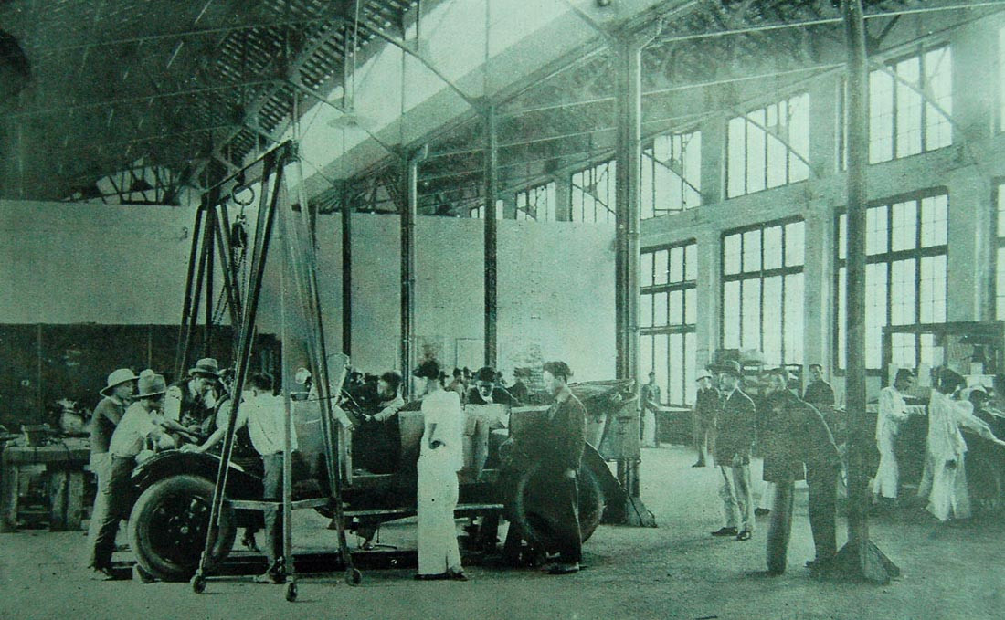 Vào năm 1927, xứ Nam Kỳ đã nhập khẩu 2.092 ô tô với trị giá 55 triệu franc.