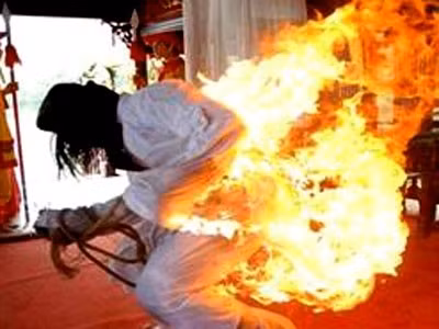 Ca Mau: Cong an tim ly do nguoi phu nu tu thieu