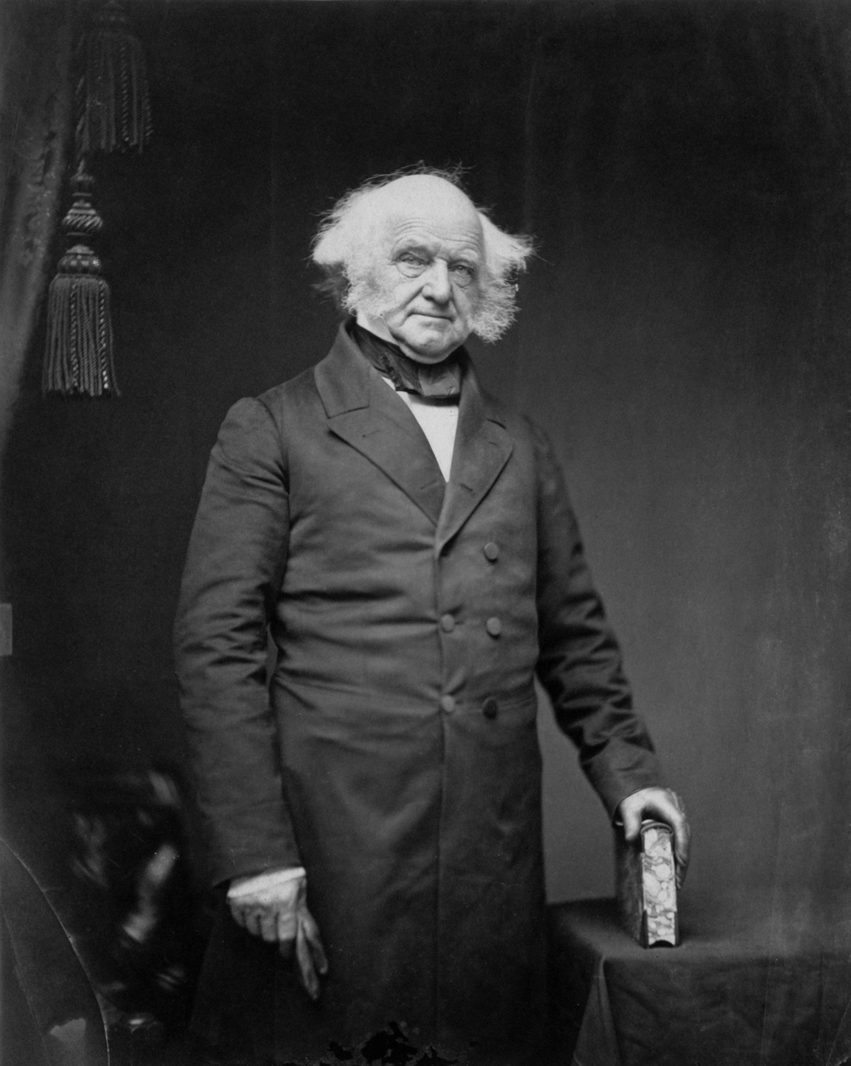 3. Martin Van Buren (1782-1862, một trong những người sáng lập nên Đảng Dân Chủ) là Phó Tổng thống thứ 8 của nước Mỹ. Ông giữ cương vị này từ ngày 4/3/1833 – 4/3/1837 dưới thời Tổng thống Andrew Jackson.