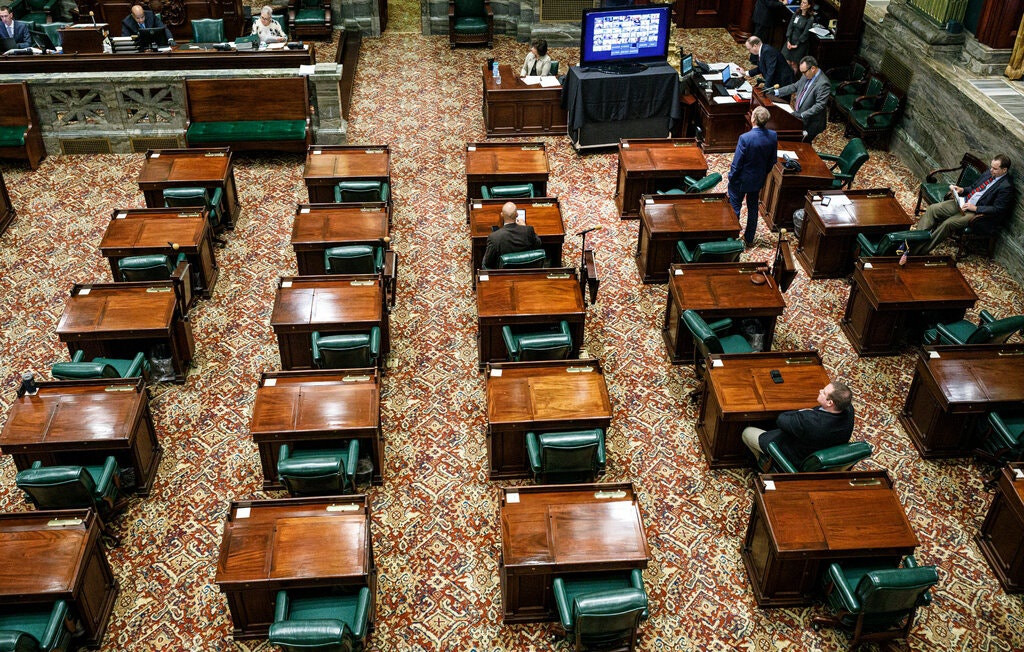 Lieu Tong thong Trump co lat nguoc the co nho la phieu dai cu tri?