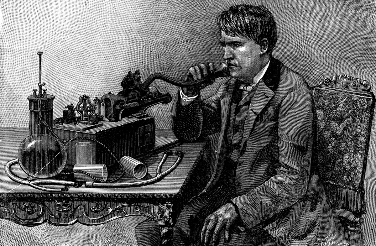 Tuy nhiên, theo thời gian từ “Ahoy” trở nên lỗi thời. Nó chính thức bị thay thế bằng từ "Hello" theo đề xuất của nhà phát minh thiên tài Thomas Edison.