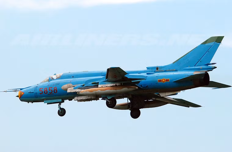 Ngày nay, nhiệm vụ bay tuần tiễu Trường Sa được chuyển sang biến thể Su-22M4 hiện đại hơn với khả năng mang vũ khí tấn công chính xác cao.