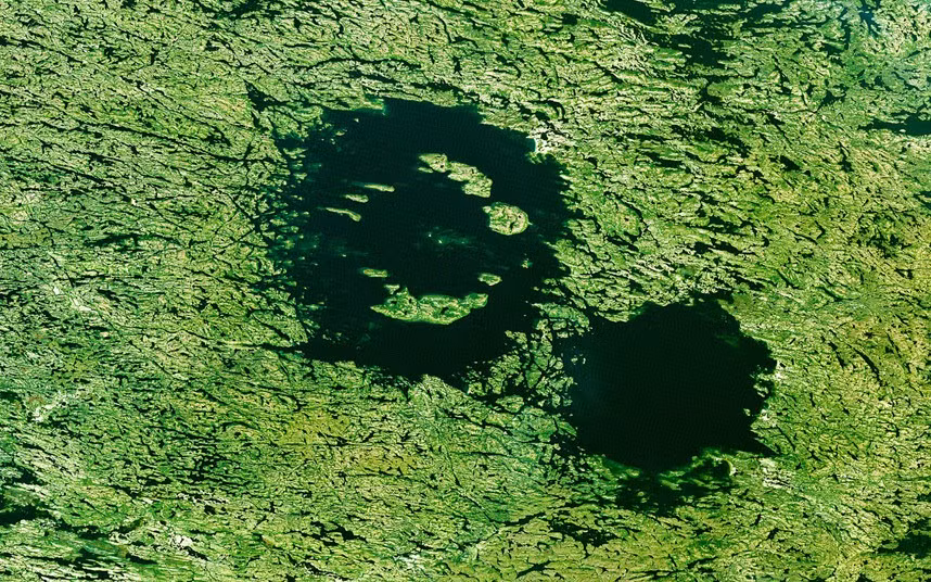 Hồ Clearwater ở Canada tuyệt đẹp.