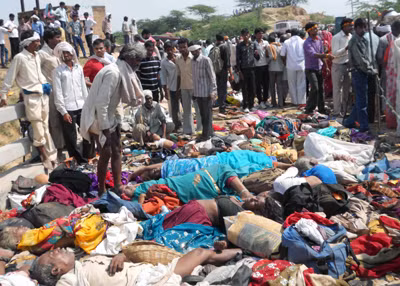 Tuy nhiên, một số nhân chứng cho biết, cảnh sát đã nói dối để chối bỏ trách nhiệm.