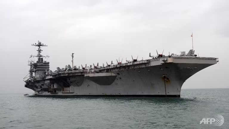 Tàu sân bay USS George Washington của Mỹ.