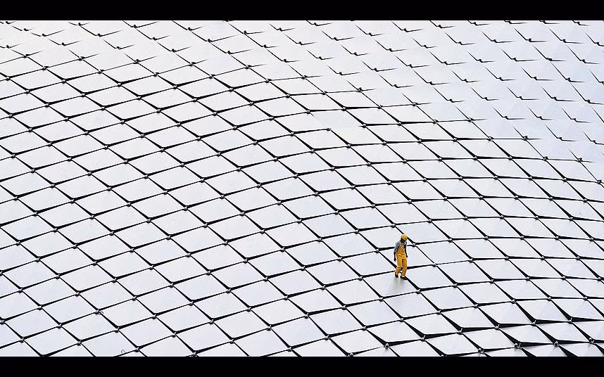 Bức ảnh đạt giải nhì trong cuộc thi Nhiếp ảnh gia đô thị 2013 của nhiếp ảnh gia người Anh Glenn Surtees mang tên Fly's Eyes chụp ở Singapore.