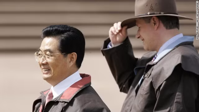 Còn đây là thời trang của các nhà lãnh đạo tham dự APEC năm 2007 ở Australia.