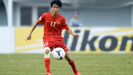 Chơi ở vị trí tiền vệ trung tâm, Thanh Hậu có khả năng cầm, giữ bóng, chuyền bóng rất tốt nhưng thiếu đi sự chắc chắn cùng với điểm yếu ngoại hình nhỏ bé. Với sự xuất sắc của Xuân Trường, Tuấn Anh... Thanh Hậu vì thế rất ít khi chiếm được một suất ra sân ở vị trí tiền vệ trung tâm - là lá phổi của toàn đội bóng.