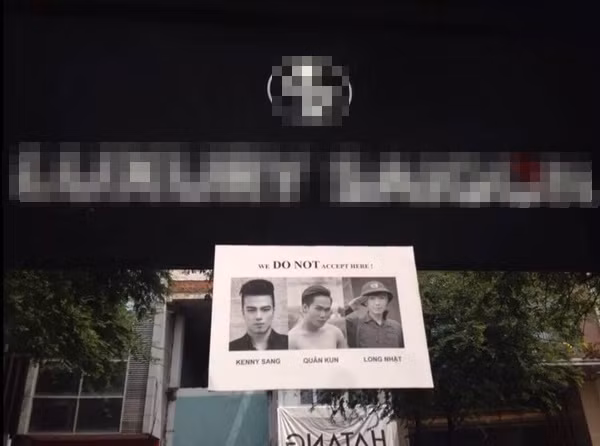 Tấm biển "Không tiếp đón" Quân Kun, Long Nhật, Kenny Sang tại cửa hàng đồng hồ, trang sức "sang chảnh" ở TP HCM.