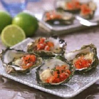 Hàu Milanese (kèm thịt xông khói, khoai tây nghiền và thảo mộc).