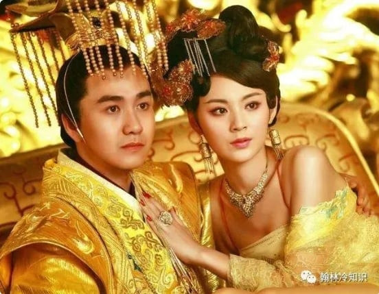 Tu choi tuan tang voi hoang de cac phi tan se bi sao?-Hinh-2