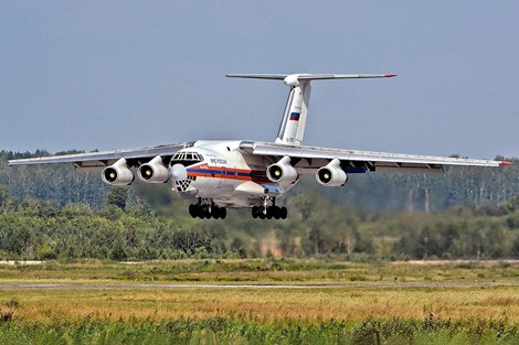 Máy bay Ilyushin Il-76 sơ tán công dân Nga khỏi Syria.