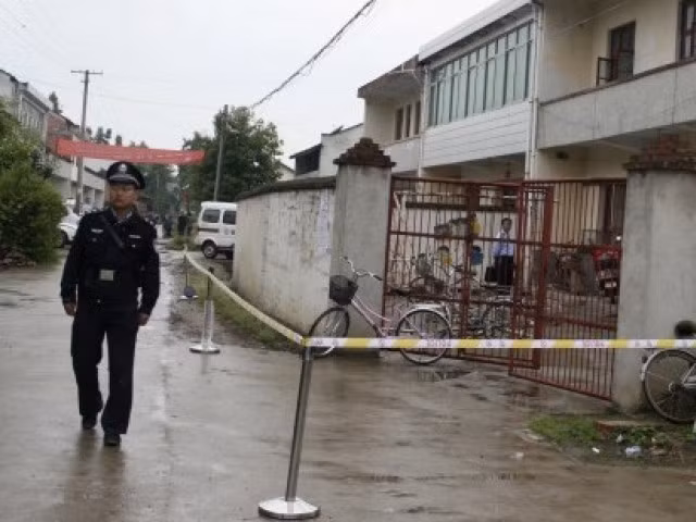 Cảnh sát Trung Quốc đã đồng loạt tấn công một đường dây buôn bán người tại 11 tỉnh.