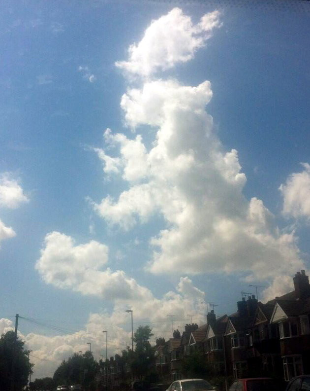 Đám mây có hình giống nước Anh được chụp tại Coventry.