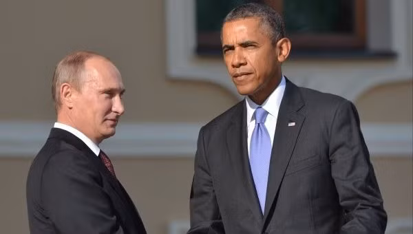 Tổng thống Nga Vladimir Putin (trái) và Tổng thống Mỹ Obama.