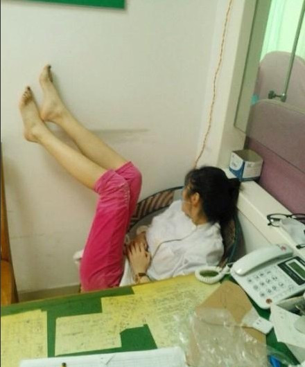 Khi ngủ...em không cần giữ ý.