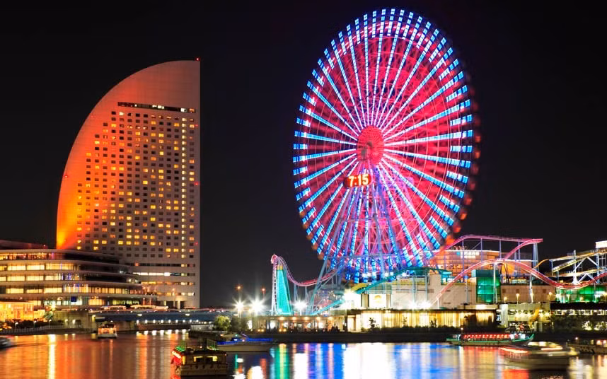 Vòng đu quay Cosmo Clock 21 với chiều cao 112,5 m ở Yokohama, Nhật Bản.